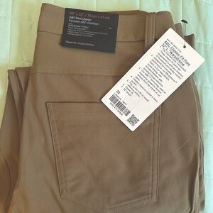Lululemon Men’s ABC Classic Fit Warpstreme pants 30Wx32L new with tags